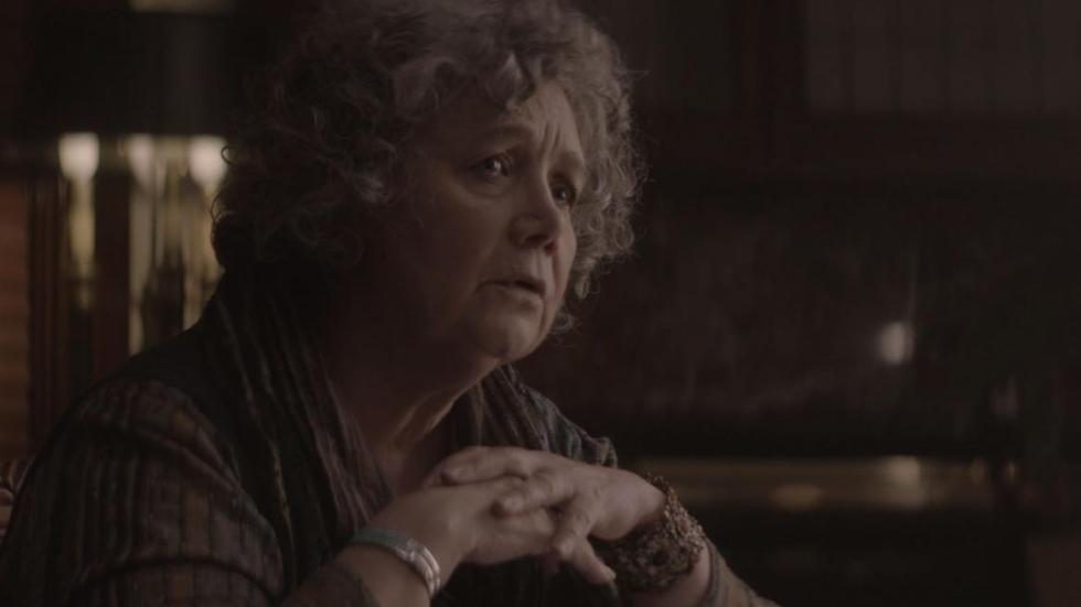 Lynne in mourn