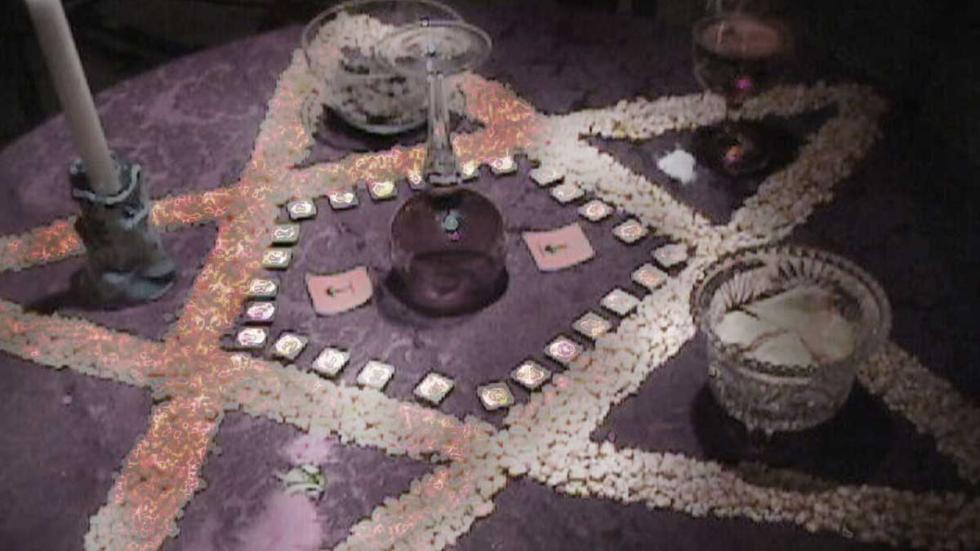 Dark Focus mysterious pentagram for seance