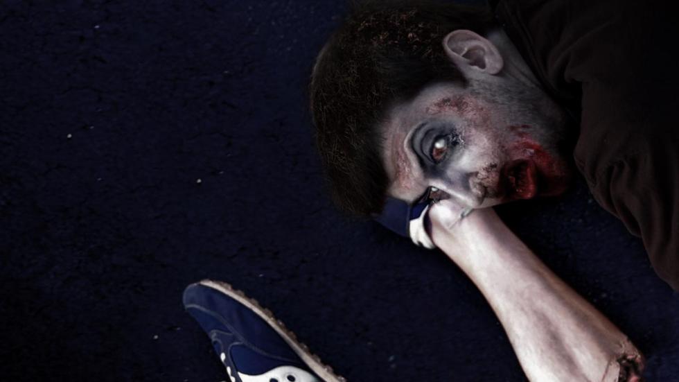 Dead Running zombie attacks runners legs