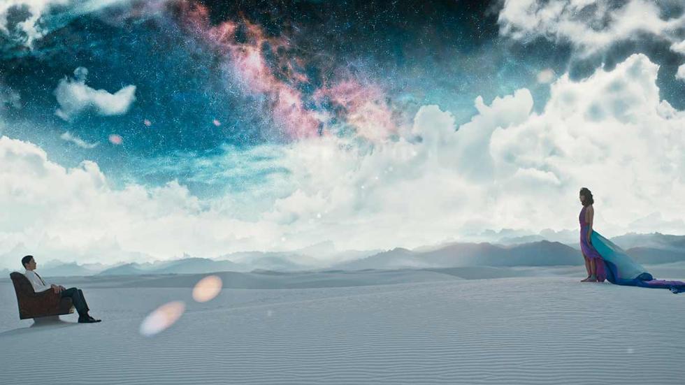 The Wave film still man is sitting in a recliner on the road